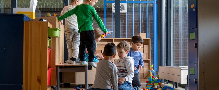 Familienleben Schweiz – Kinder in der Natur