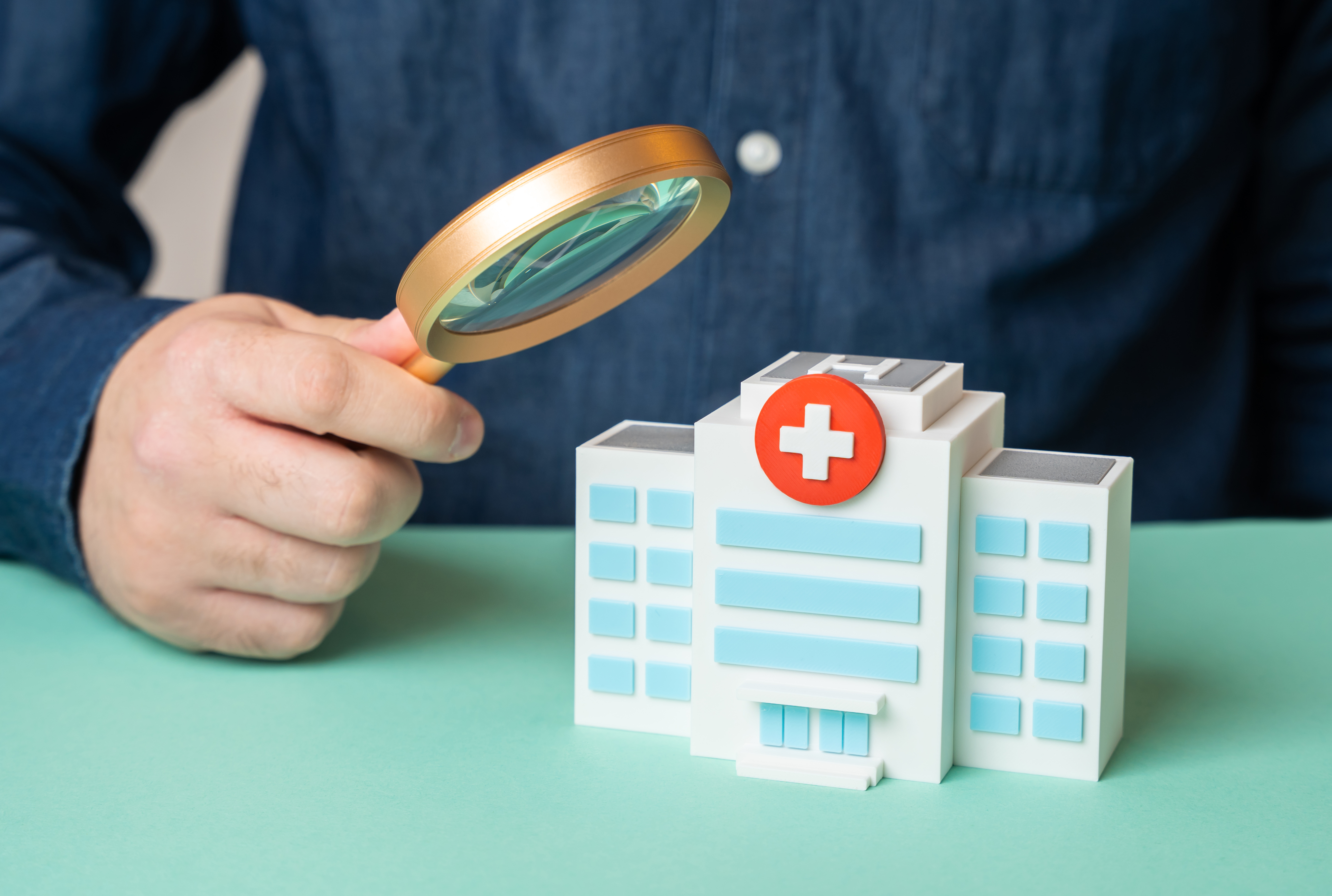 Krankenkasse vergleichen Schweiz — Laptop mit Prämienvergleich
