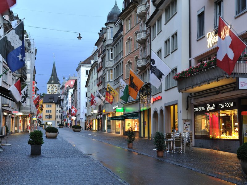 Wie viel Lohn braucht man zum Leben in der Schweiz?